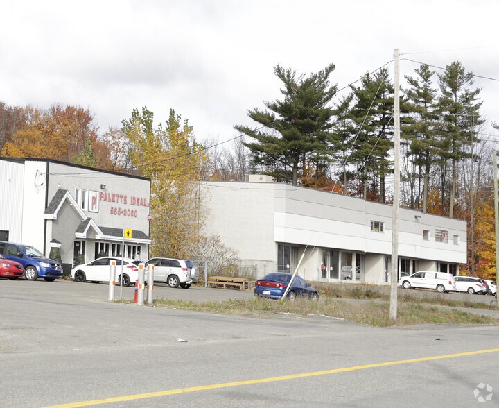 More Photos Of 342-350 Boul Roland-Godard, St-Jérôme Light Manufacturing For Lease