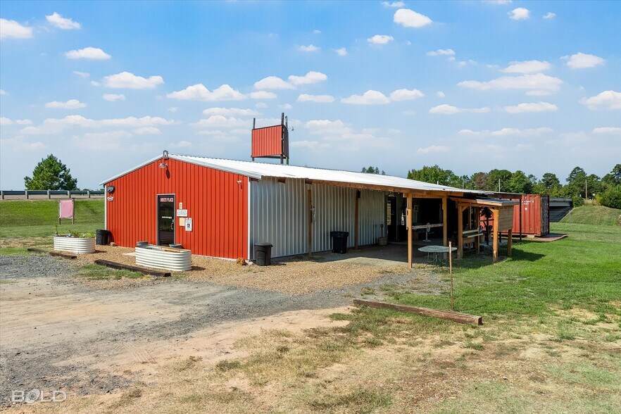 More Photos Of 7318 Ida State Line rd, Ida Bar For Sale