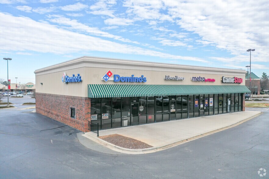 More Photos Of 1837 E Broad St, Statesville Unknown For Lease