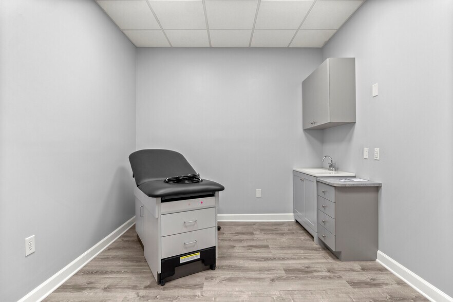 More Photos Of 32413 Michigan Ave, Wayne Freestanding For Sale