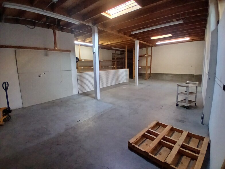 More Photos Of 1595 W Foothill Blvd, Upland Freestanding For Lease