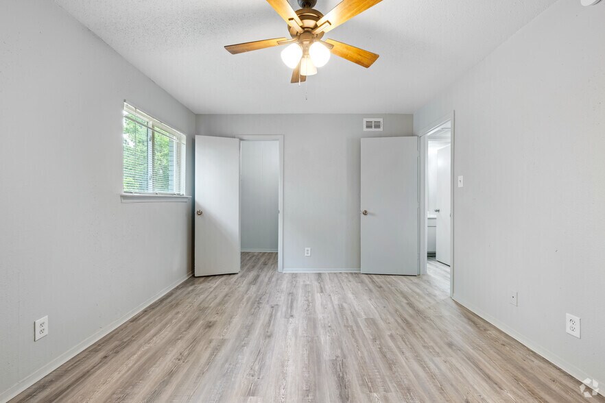 More Photos Of 717 S Green St, Longview Apartments For Sale