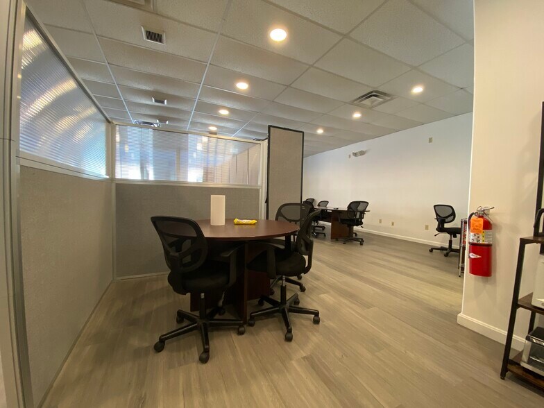 More Photos Of 34 Town St, Norwich Storefront Retail Office For Sale