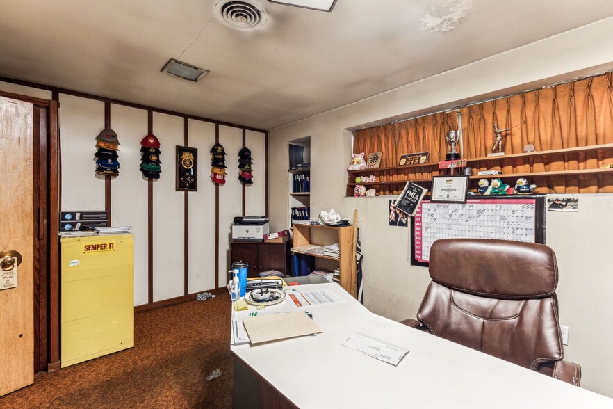 More Photos Of 1453 Edgmont Ave, Chester Office For Sale