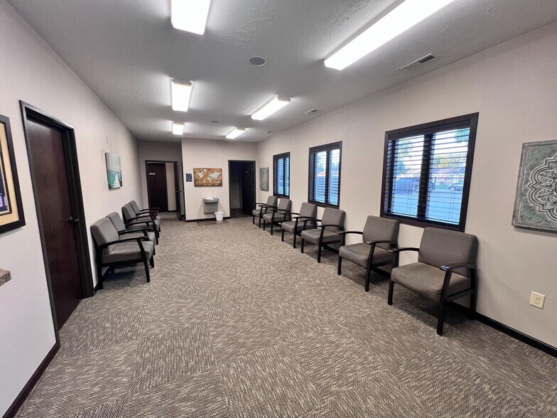 More Photos Of 1002 E Philip Ave, North Platte Office For Sale