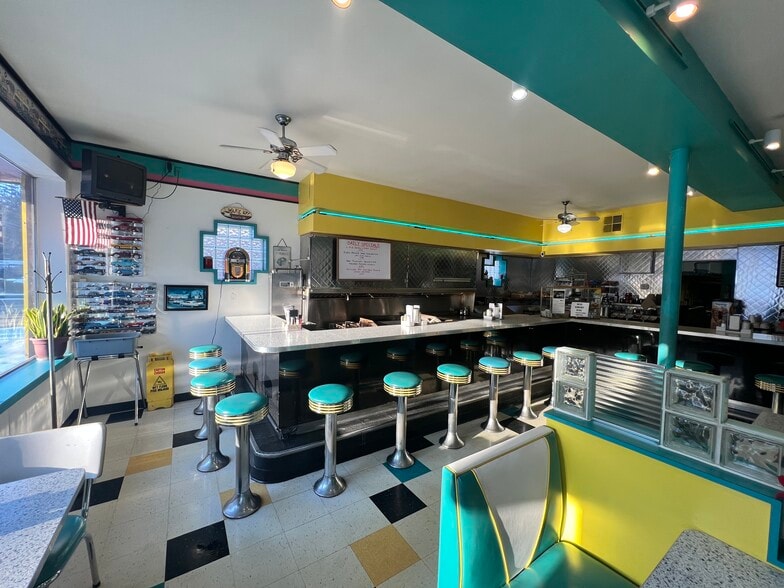 More Photos Of 3418 Babcock Blvd, Pittsburgh Restaurant For Sale