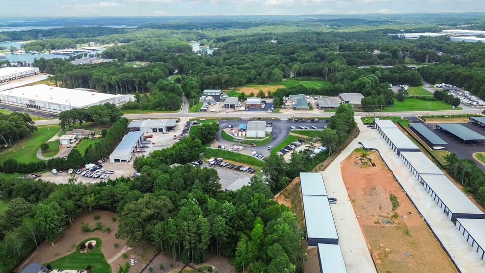 More Photos Of 6080 Lanier Islands Pky, Buford Service For Sale