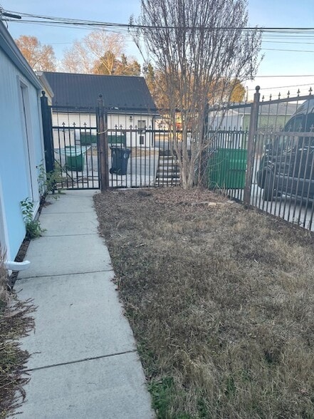 More Photos Of 115 Gordon St, Chickamauga Storefront For Sale