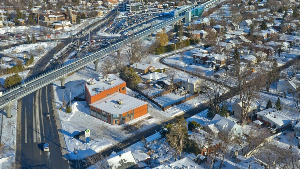 More Photos Of 11400 Boul Gouin E, Montréal Veterinarian Kennel For Sale