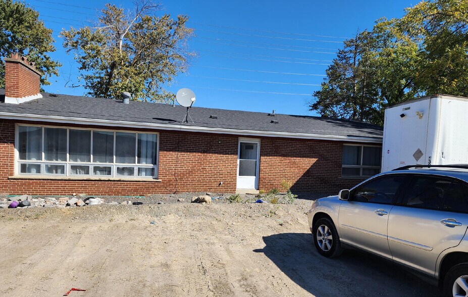 More Photos Of 8424 Goreway Dr, Brampton Office For Sale