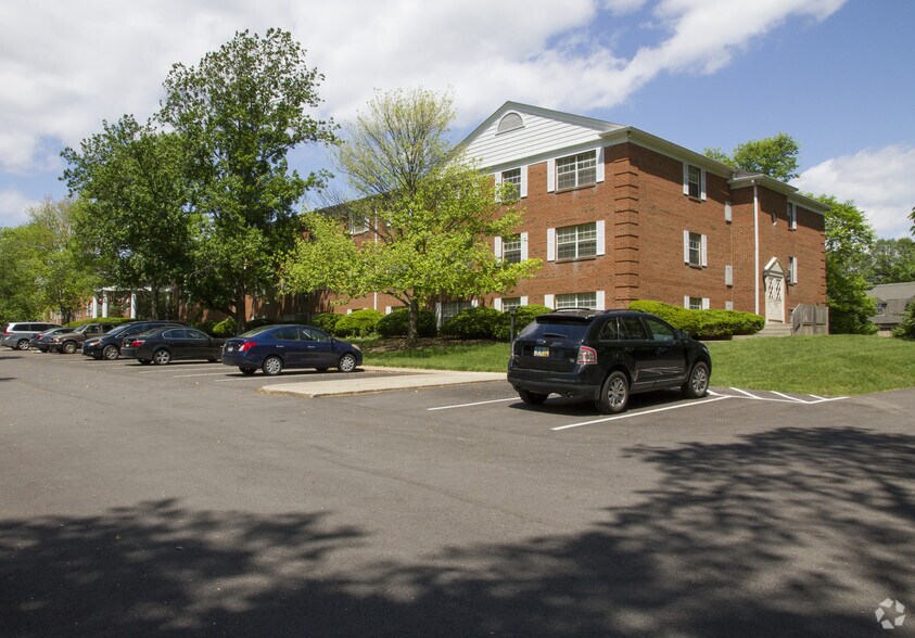 Primary Photo Of 4577 Olentangy River Rd, Columbus Apartments For Sale