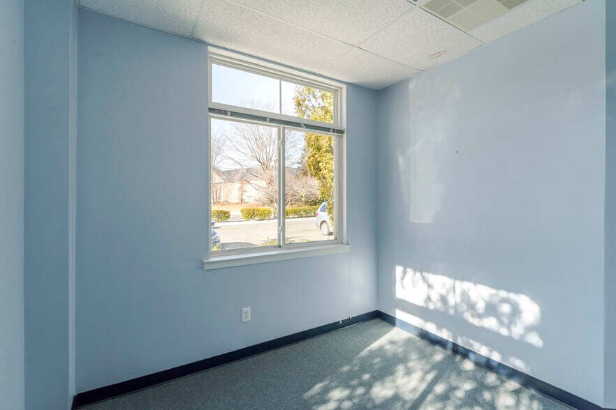 More Photos Of 1410 Incarnation Dr, Charlottesville Medical For Sale