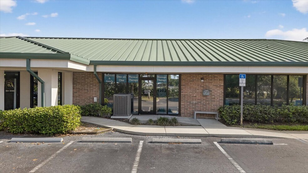More Photos Of 14141 46th St N, Clearwater Medical For Sale