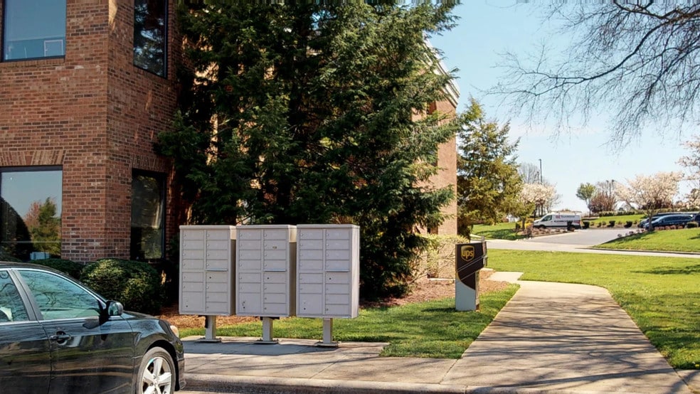 More Photos Of 2101 N Sardis Rd, Charlotte Office For Lease