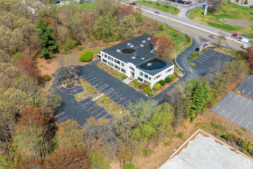 More Photos Of 182 Turnpike Rd, Westborough Loft Creative Space For Lease