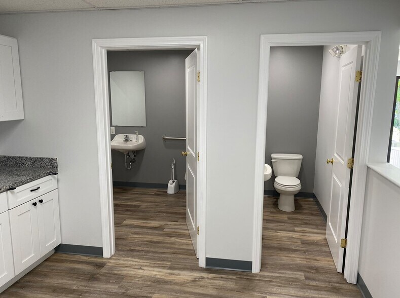 More Photos Of 19 Bridge St, Kittery Coworking Space