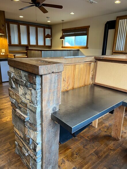 More Photos Of 10191 Donner Pass Rd, Truckee Freestanding For Lease