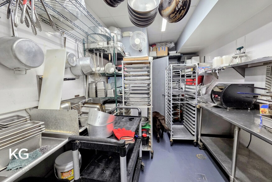 More Photos Of 3734 W Irving Park Rd, Chicago Restaurant For Lease