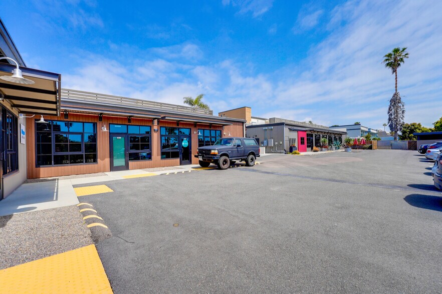 More Photos Of 435-439 S Cedros Ave, Solana Beach Storefront Retail Office For Lease