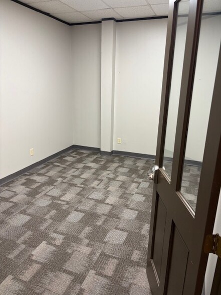 More Photos Of 12999 Jess Pirtle Blvd, Sugar Land Coworking Space
