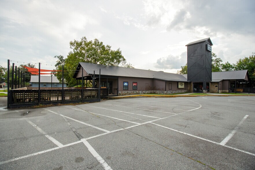 More Photos Of 1903 Baytree Pl, Valdosta Restaurant For Sale