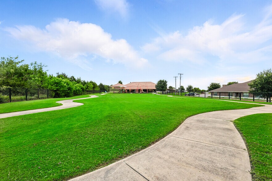 More Photos Of 1700 Cedar Run, Ennis Daycare Center For Sale