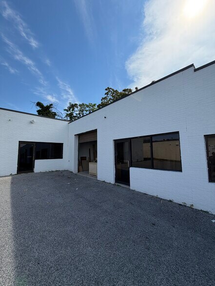 More Photos Of 1806 Virginia St, Annapolis Warehouse For Lease