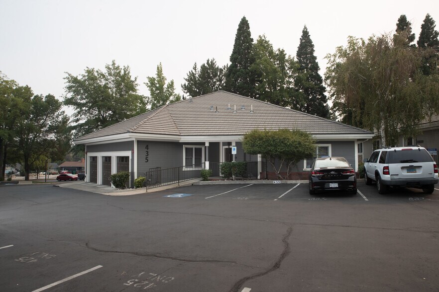 More Photos Of 435 W Plumb Ln, Reno Office For Sale