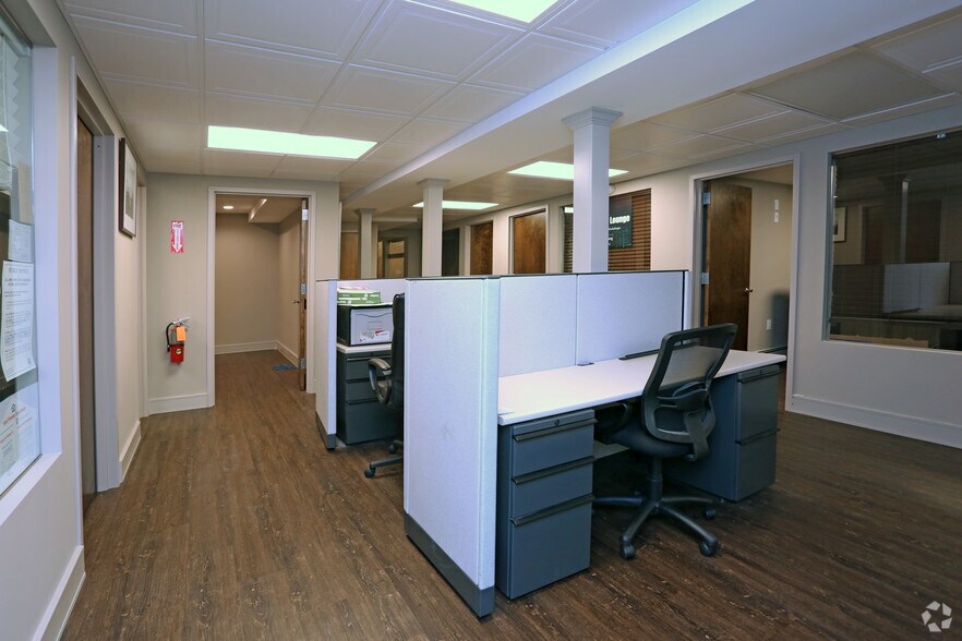 More Photos Of 545 E Jericho Tpke, Huntington Station Office For Sale