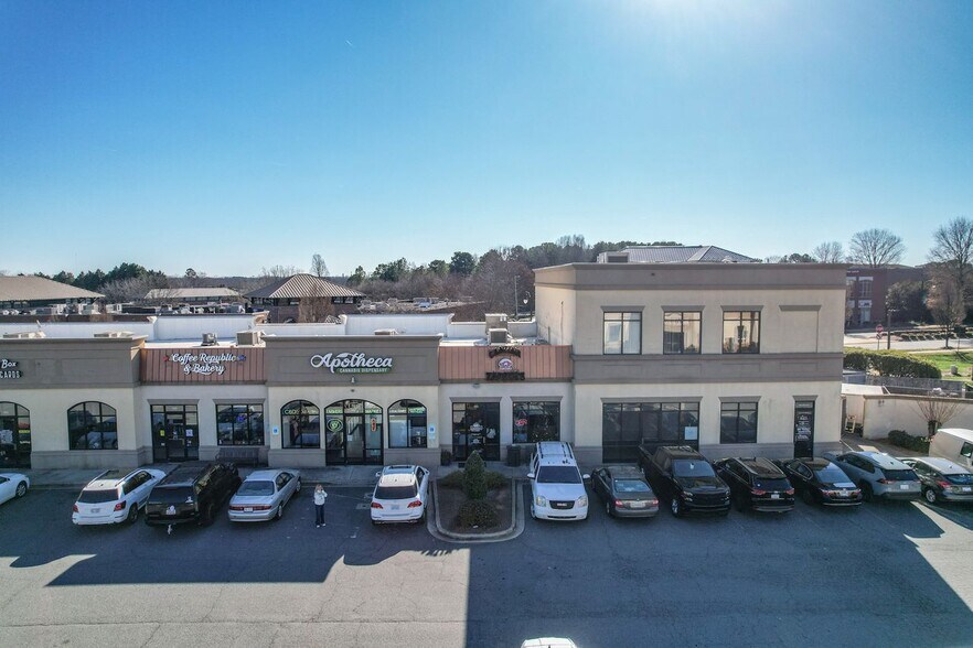 More Photos Of 19905 W Catawba Ave, Cornelius General Retail For Lease