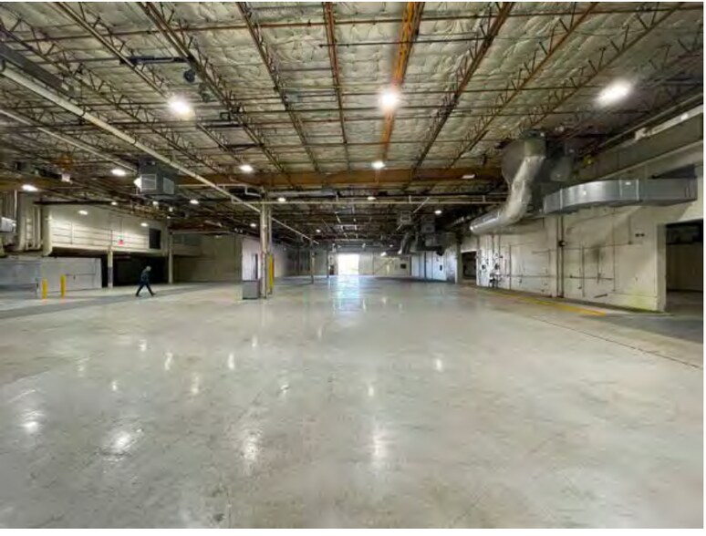 More Photos Of 3024 Symmes Rd, Hamilton Manufacturing For Lease