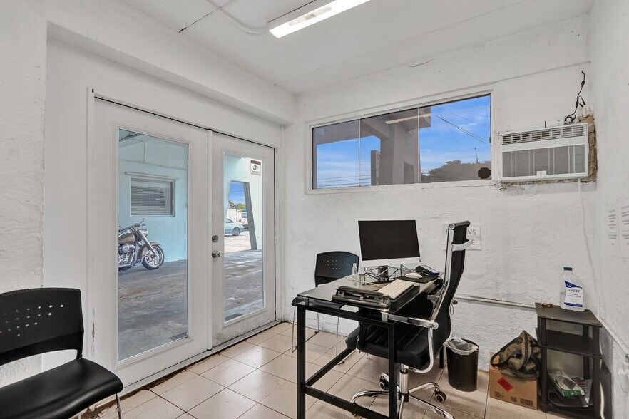 More Photos Of 5350 N State Road 7, Fort Lauderdale Auto Repair For Lease