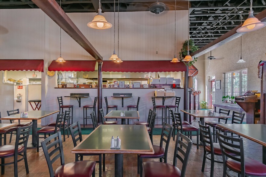 More Photos Of 203 Brooks St, Wake Forest Freestanding For Sale