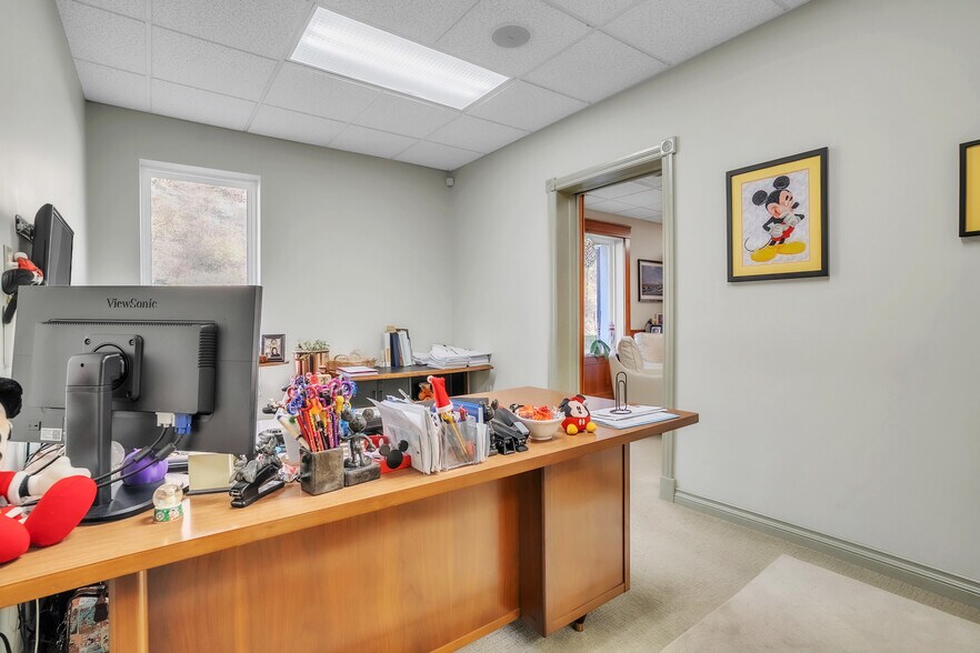 More Photos Of 1450 Pa-51, Clairton Office For Sale