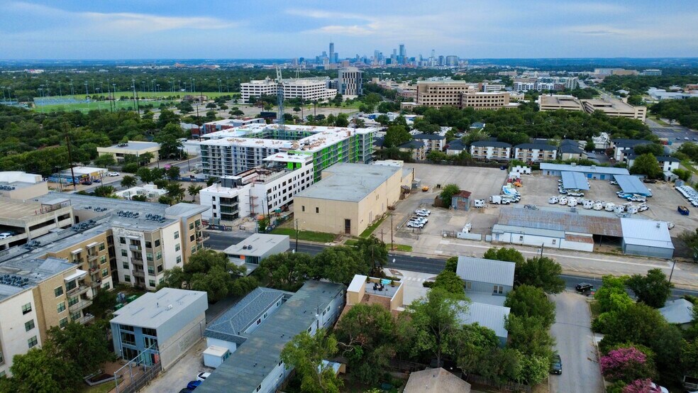 More Photos Of 900 W North Loop Blvd, Austin Loft Creative Space For Sale