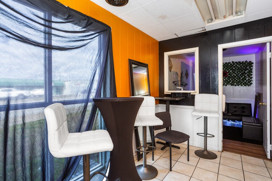 More Photos Of 707 Wilmer Ave, Anniston Office For Sale