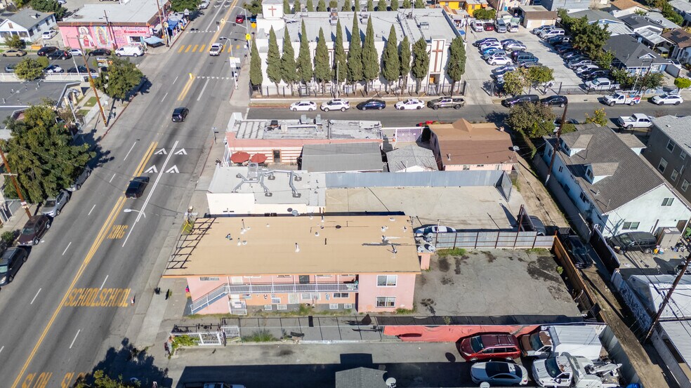 More Photos Of 4610 Compton Ave, Los Angeles Apartments For Sale
