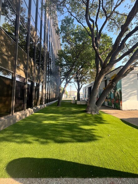 More Photos Of 13740 Midway Rd, Farmers Branch Unknown For Lease