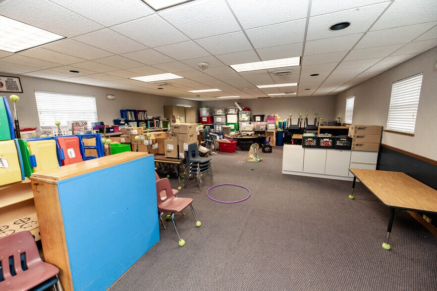 More Photos Of 217 N Kirkman Rd, Orlando Office For Sale