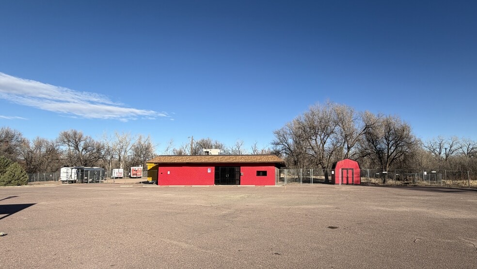 Primary Photo Of 594 S Santa Fe Ave, Fountain Convenience Store For Sale