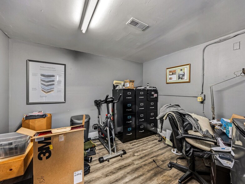 More Photos Of 71 Airport Rd, Arden Freestanding For Sale