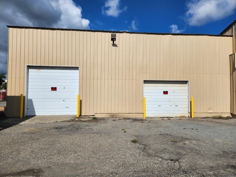 More Photos Of 241 Erie St, Waverly Flex For Sale