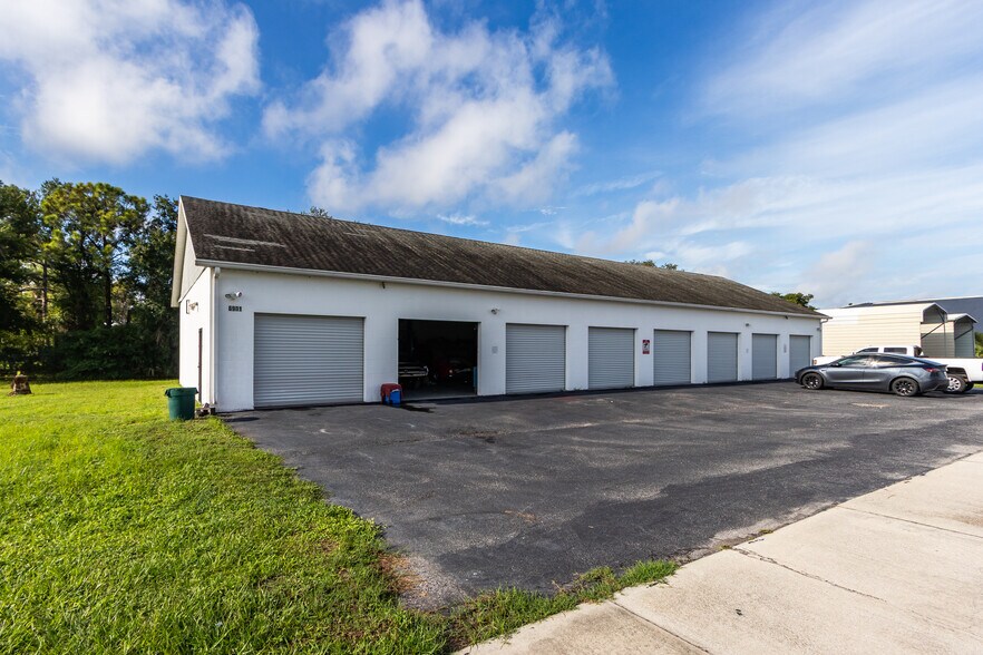 More Photos Of 6901 S 78th St, Riverview Warehouse For Lease
