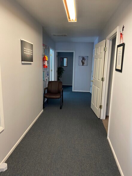 More Photos Of 1455-1463 W Center St, Orem Showroom For Lease