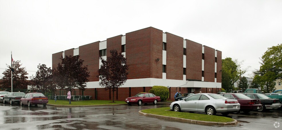 More Photos Of 225 Boston St, Lynn Medical For Lease