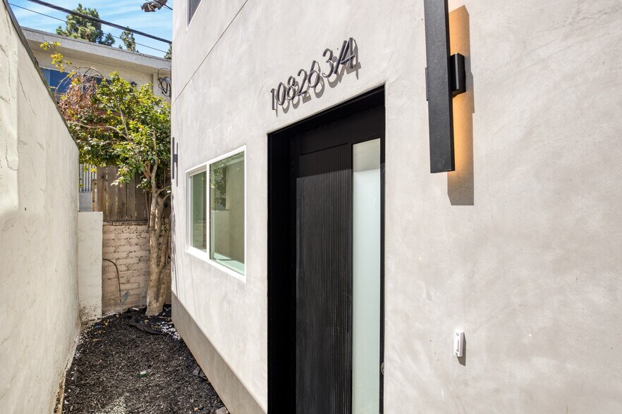 More Photos Of 10828 Hesby St, North Hollywood Apartments For Sale