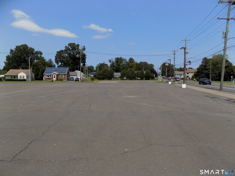 More Photos Of 151 East St, Plainville Auto Dealership For Lease