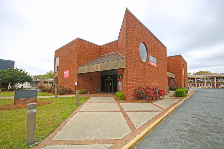 More Photos Of 1444 Watson Blvd, Warner Robins Office For Lease