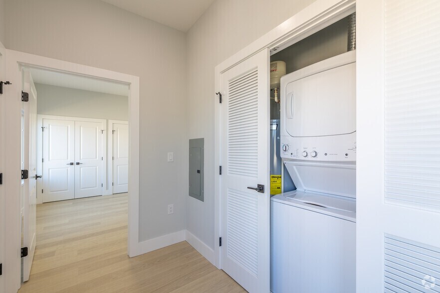 More Photos Of 34-40 Hudson St, Newark Apartments For Lease