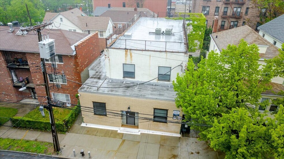 More Photos Of 2811 Zulette Ave, Bronx Office For Sale